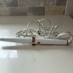 T3 Single Pass Curling Iron